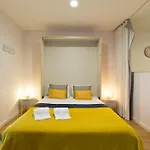 Abbey Center Bolhao 아파트